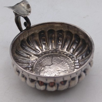 Pratas, joias, metais e colecionismo 