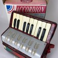 Acordeon criança na caixa original anos 70/80 