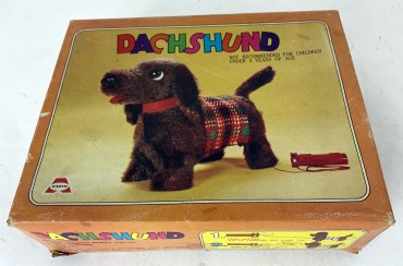 Cão na caixa original, anos 70 Made in Japan (não brincado)