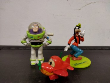 3 figuras PVC e plástico da Disney: Dusty, Buzz Lightyear e Pateta