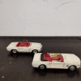 Duas miniaturas Ford Mustang e Mercedes benz 230 SL