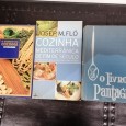 Três livros de cozinha