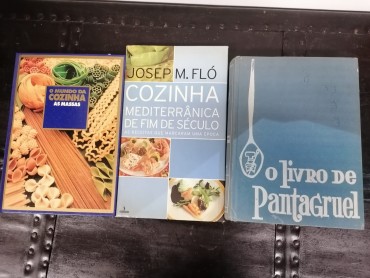 Três livros de cozinha