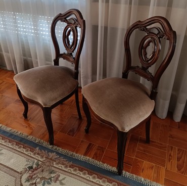 Quatro cadeiras