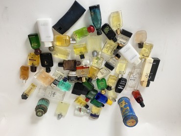 Lote de frascos de perfume miniaturas