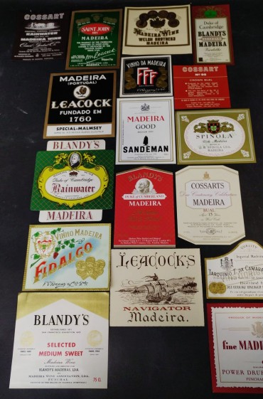 Rótulos diversos de Vinho Porto e Madeira