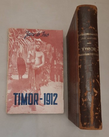 Conjunto de 2 Livros sobre Timor	