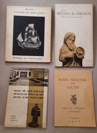 Conjunto de quatro livros sobre Museus	