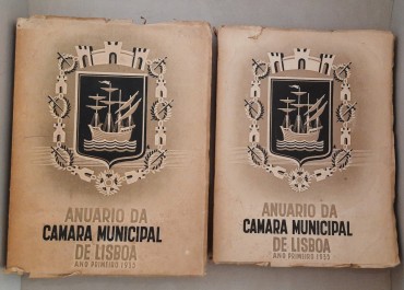 Dois Volumes do Anuario da Camara Municipal de Lisboa	