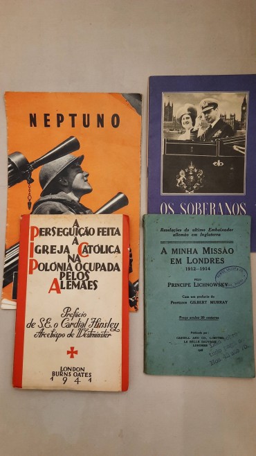 Dois Livros e duas revistas sobre a Primeira e Segunda Grande Guerra