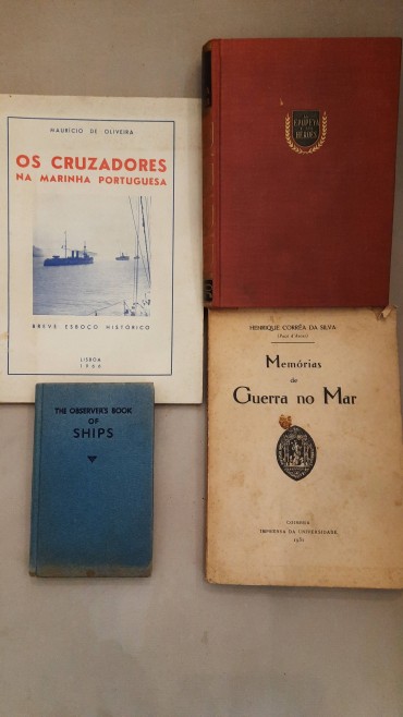 Conjunto de quatro livros sobre Navios e guerra no Mar	