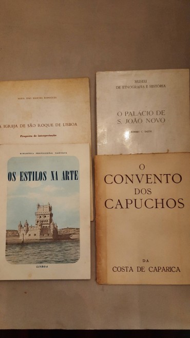 Livro e Três catálogos sobre Palacios, Conventos Etc.