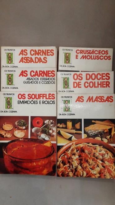 Doze livros de culinária “Os Trunfos da Boa Cozinha”