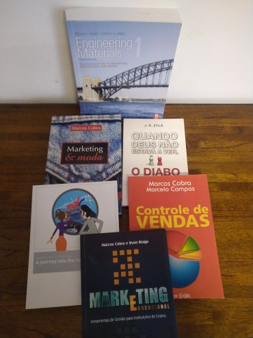 LOTE DIVERSO DE LIVROS