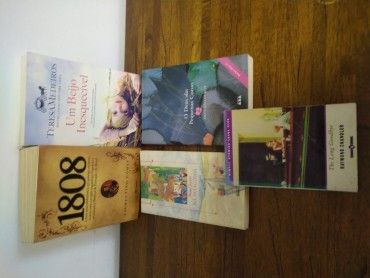 LOTE DIVERSO DE LIVROS