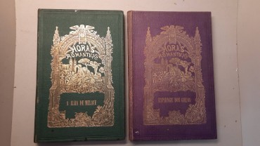Dois livros da Colecção Horas Românticas 	