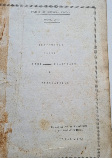 INSTRUÇÕES SOBRE CÃES POLICIAIS E TREINADORES