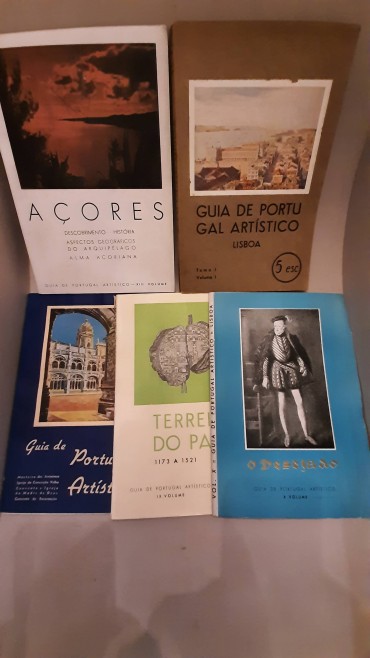 Cinco (5) livros “Guia de Portugal Artístico”