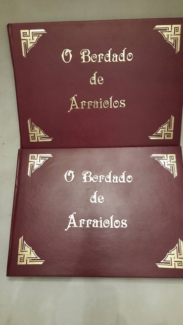 “O Bordado de Arraiolos” em dois volumes