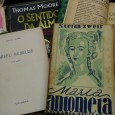 LOTE DIVERSO DE LIVROS