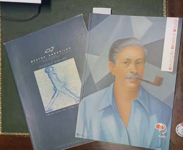Dois catálogos de Arte 