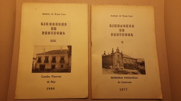 Dois (2) pequenos livros “Linhagens de Portugal” I e III