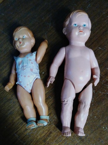 Dois bonecos antigos