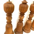 Quatro pés de mesa