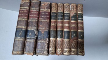 Conjunto de Oito (8) livros muito antigos
