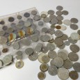 Coleção de moedas e notas
