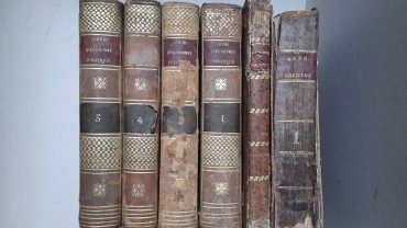 Conjunto de Seis (6) livros muito antigos