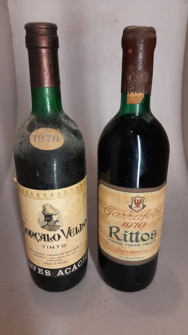 Duas Garrafas de Vinho do ano de 1970