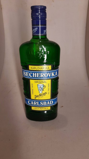 Garrafa de Licor de Ervas Becherovka