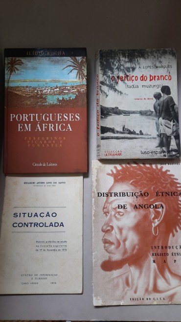Quatro (4) Livros de e sobre Africa