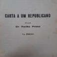 Dois Livros e um panfleto de e sobre Politica