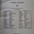 Livro e Revistas antigas encadernadas com pautas para Piano