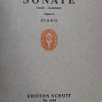 Livro e Revistas antigas encadernadas com pautas para Piano