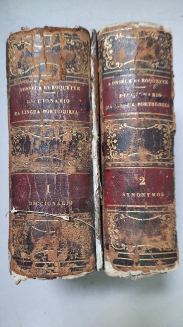 Dois dicionários antigos da Lingua Portuguesa	
