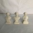Conjunto de três bustos de Napoleão Bonaparte