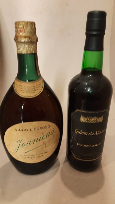 Duas (2) Garrafas de Vinho Licoroso