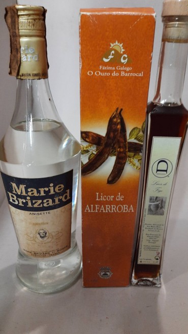 Três Garrafas de Licor – (Aniz, Alfarroba e Figo)