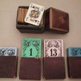 Conjunto de Cartas e Fichas de Jogo