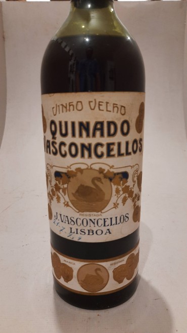 Garrafa de Vinho Velho Quinado Vasconcellos