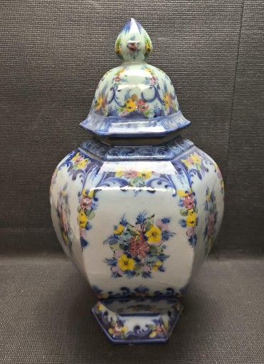 Pote de grandes dimensões 