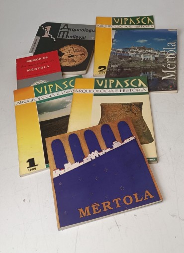 Lote de livros sobre Mértola