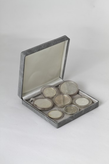 Nove moedas comemorativas portuguesas