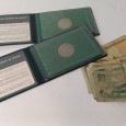 Lote de notas e duas moedas comemorativas 