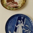 Dois pratos comemorativos 