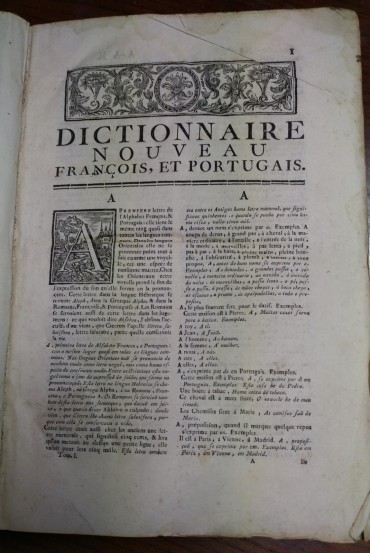 DICTIONNAIRE NOUVEAU FRANÇOIS ET PORTUGAIS