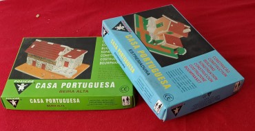 Dois kits para montar CASA PORTUGUESA - BEIRA ALTA E ESTREMADURA